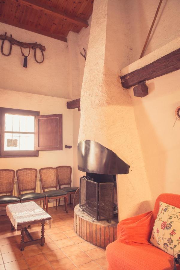 Complex Rural Can Caubet Берга Екстериор снимка